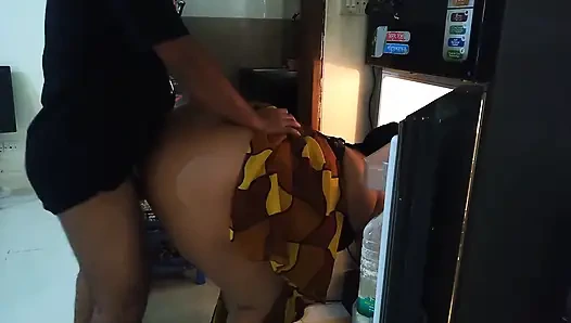 While Taking the Food Out of the Fridge, I Fucked the Neighbor Stepaunty - Indian Sex