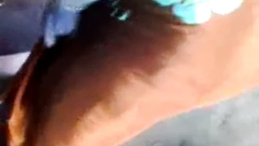 saten ipek sari parmak