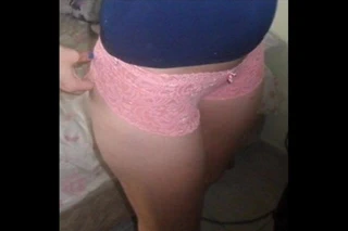 Calcinha rosa de rendinha atoxada no rabao