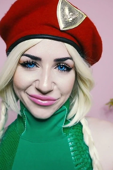 Cammy yarağını seviyor