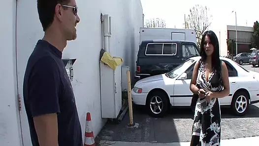 Sıcak bebek gets her ikisi de sikme delikler dolu