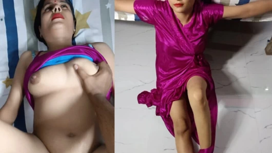 Pembe gecelikli yeni evli kız doğum gününde ateşli odada kocasıyla sikiliyor.