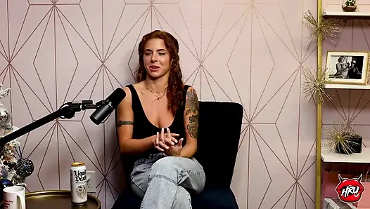 Lumi Ray: fışkırtıyor, ünlülerle sikişiyor ve 3 saatlik seks
