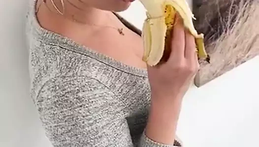 Lara CumKitten - Versaut ist der, der Versautes denkt