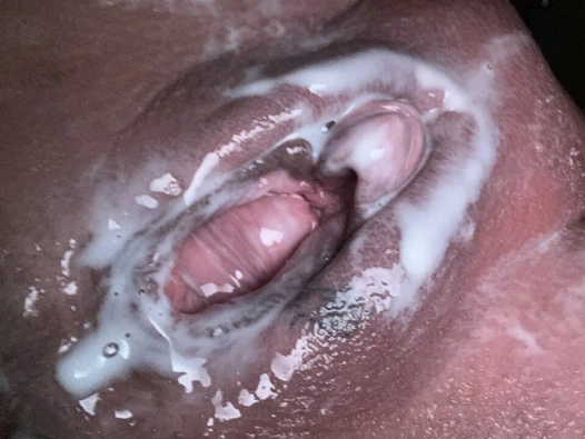 Özensiz fahişe amcık tek boynuzlu at yarakla sikiliyor