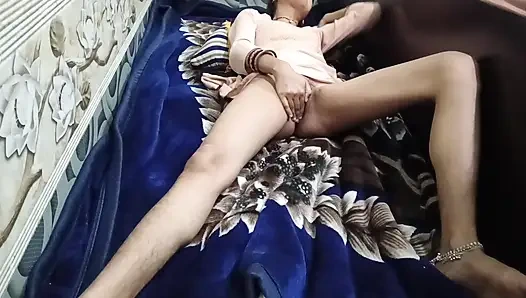 18 yaşındaki kız üvey erkek kardeşi tarafından sikiliyor