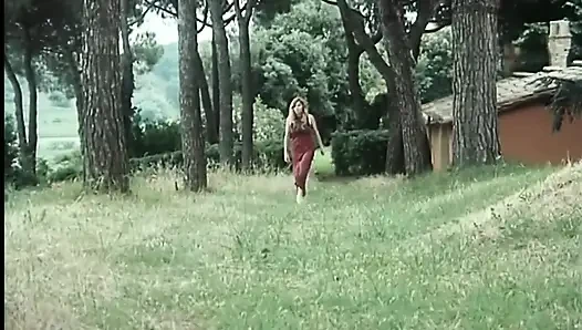 Moana Pozzi ile dışarıda nostaljik anal orgazm
