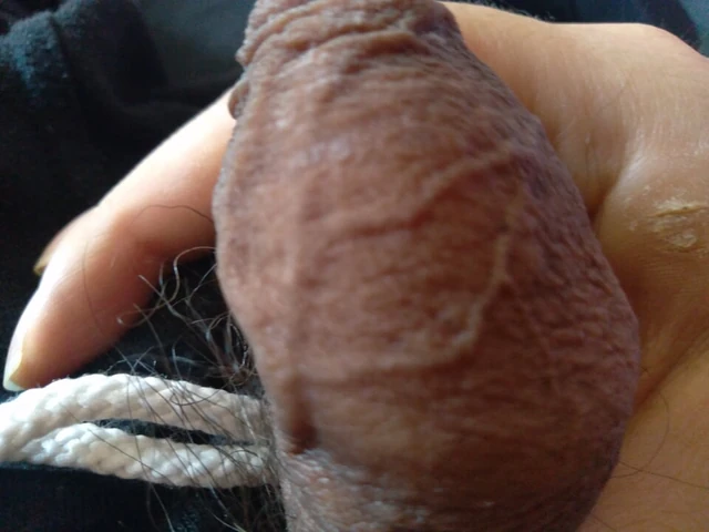 Güzel eşcinsel adam ilahi yarağına arzuyla mastürbasyon yapıyor