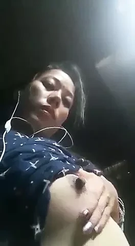 Manipuri kız tek başına