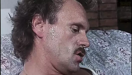 Limp Dicks mi? Bu hemşireler tedaviyi alıyor, emiyor ve tüm deliklere sokuyor