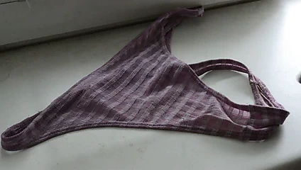 Cum üzerinde kardeş külot