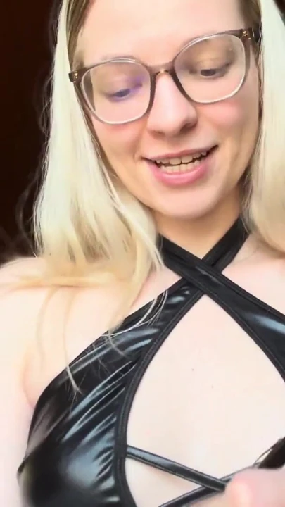 Acımasız kız okulda sana zorbalık yapıyor kadın egemenliği asmr | Klip 3