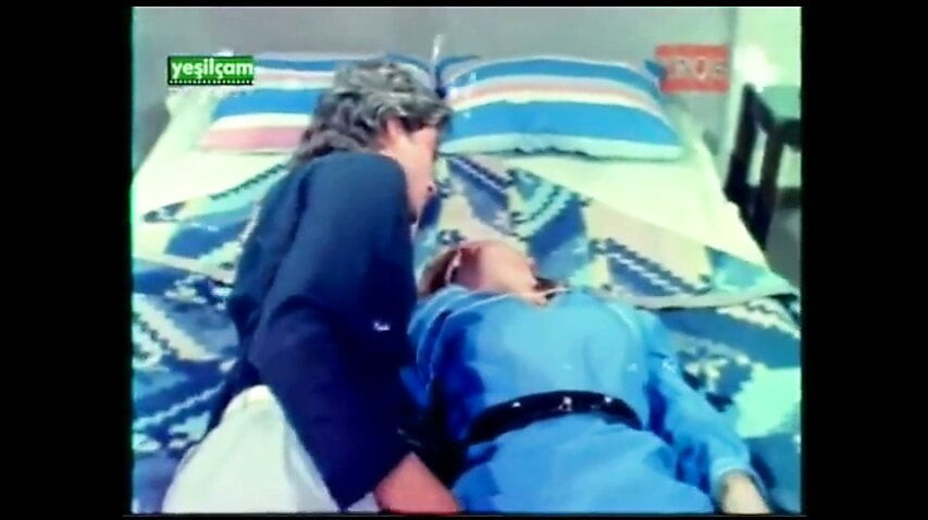 MUGE GULER SIKIS AMCIK ORUSPU MELTEM ISIK KAZIM KARTAL