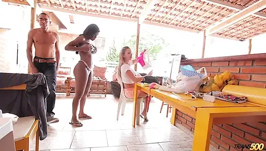 Carla Novaes ve Vivian Silv