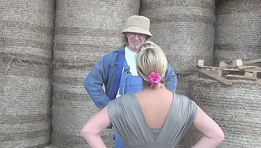 Alman açık havada - orta yaşlı seksi kadın sert sikiliyor