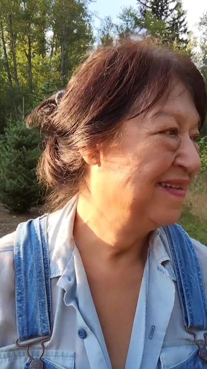 Собирая ежевику, тогда мне пришлось пописать!!