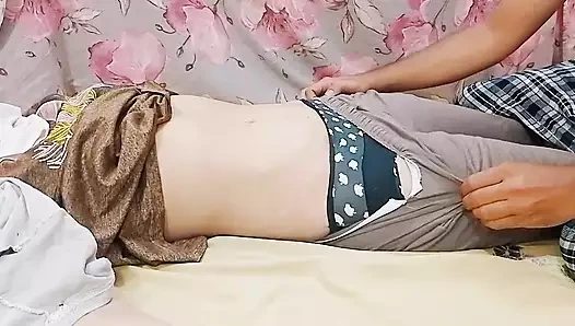 Pakistanlı genç kız yalıyor