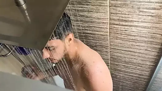 Str8, büyük yarak, hunk duş için geliyor ve hak ettiği bir sakso