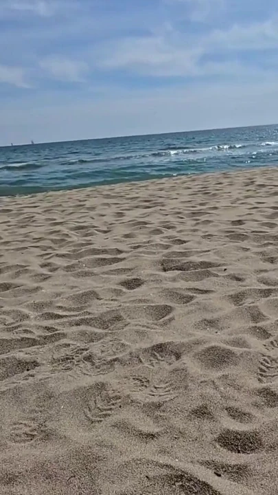 STEPSISTER HAS SEX ON THE PUBLIC BEACH! | Clip 1