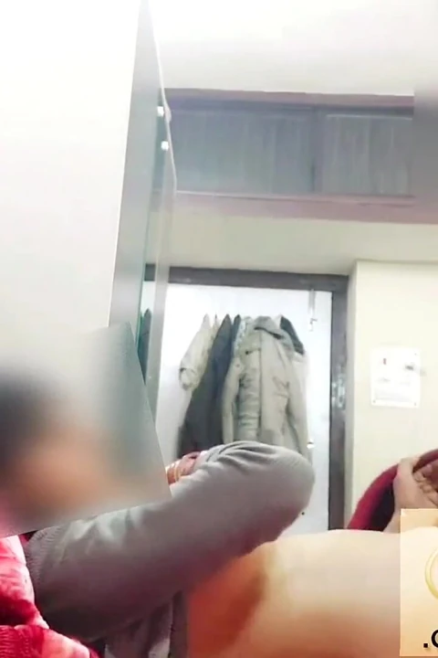 Yeni Evli Ev Hanımı Kocasından Memnun Değil Küçük Penis
