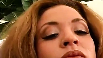 Kırmızı vibratör orgazm kasılmaları