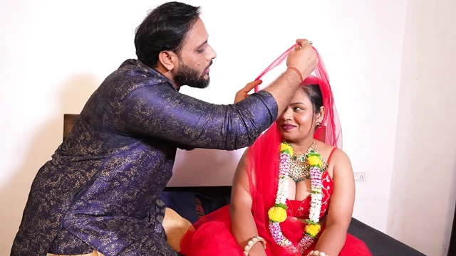 Ateşli Hintli desi yeni evli yenge ilk suhagrat gecesi net Hintçe ses kaydı