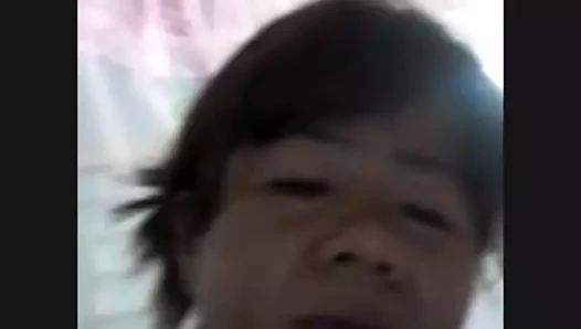 Beni sikişirken izlerken koca koca siklerini asmak