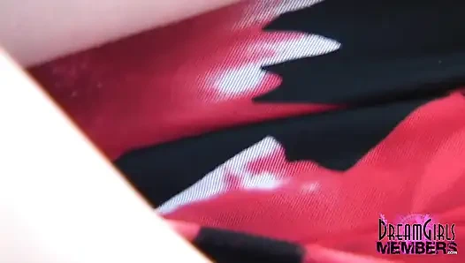 Tamamen doğal tatlı kız açık halka açık noktalarda çıplak