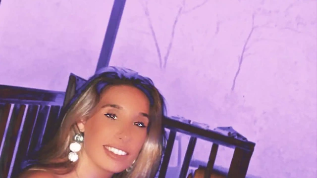 Ben çıplak ve eğleniyoruz