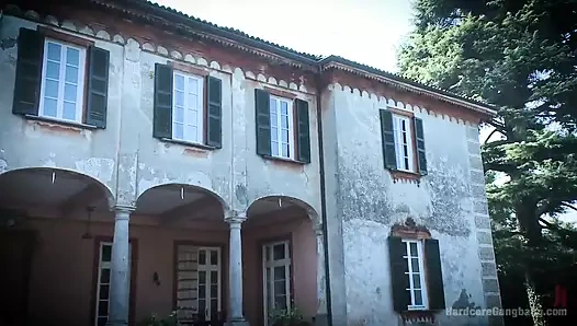 Lea Lexis Bourgeois'de filth ve sapıklık litanies