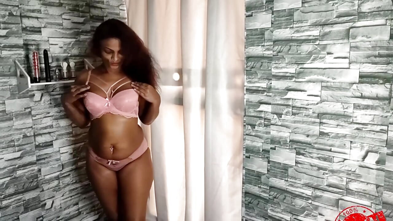 Pembe dantelli sutyen denemesi sl moda günlüğü nilmini official