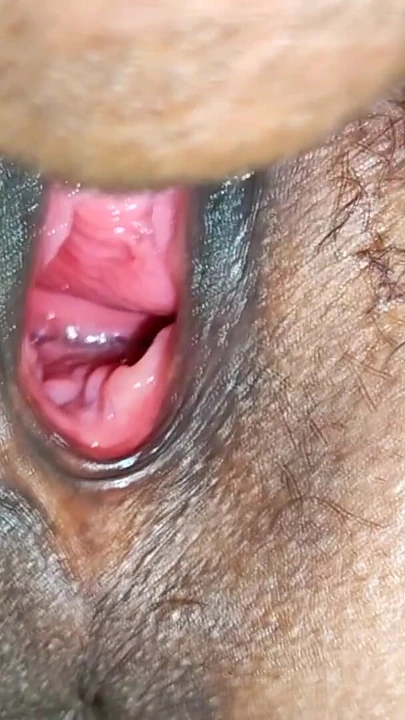 Neha kız amında yarak sikiyor ve amına boşalıyor | Klip 1