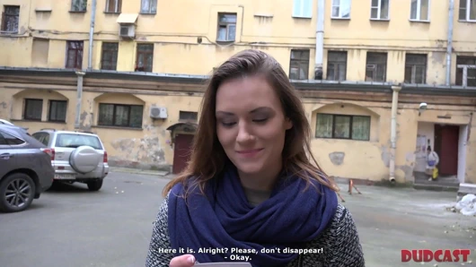 Güzel kız sözde ajan ile harika seks kandırdı