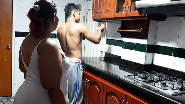 Mutfakta komşu lanet