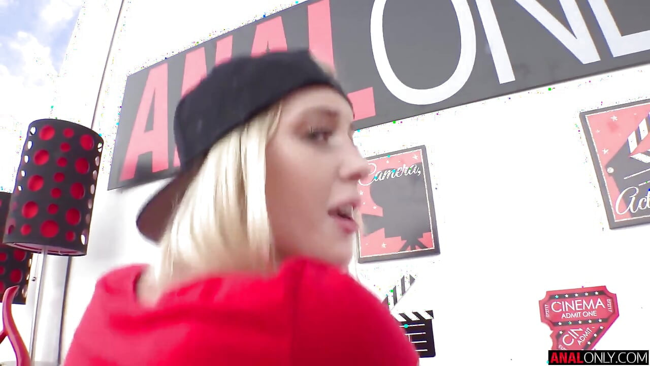Marilyn bir badass arka kapı sürtüğü