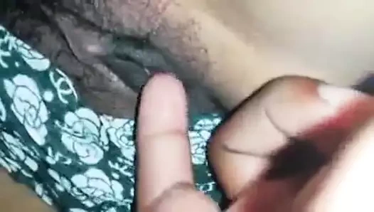 Üvey kız kardeşim bana yardım ediyor