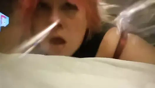 Aşırı ve düzenli içeriklere bu uzun siyah personelle onu sikerken izletiyoruz