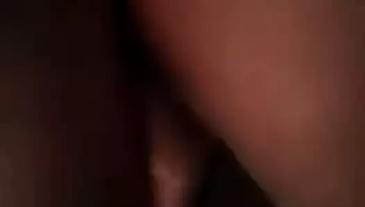 Tucanje mlade mamice