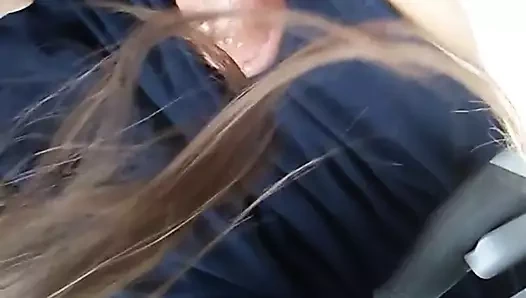 İsim fahişe arabada soyunur ve am ile oynar