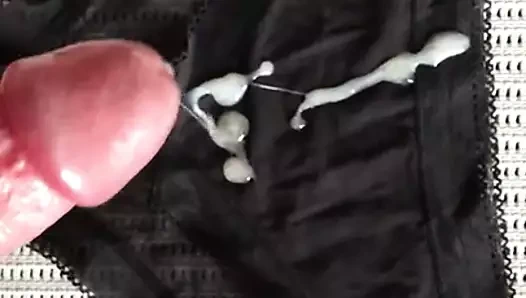 Yabancı 4 eşimin pantolonuna boşalıyor