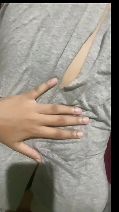 Azgın 18+ üniversiteli kız üvey kız kardeşine boşalıyor