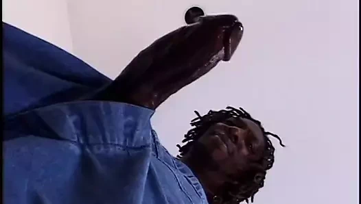 Bu sürtük siyah fahişenin seksten önce savurduğu farklı açıları izle