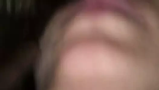 Bu zavallı amcığı boğ ve boğ