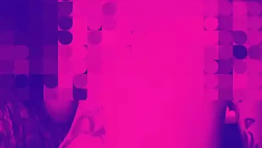 Hollygoeshard video 301515