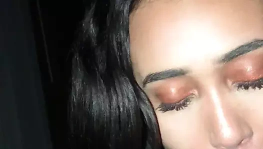 18 yaşındaki zenci yarağını emiyor