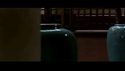 Beyaz bikinili Tay anne