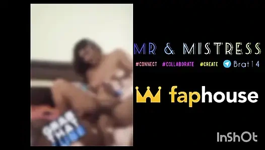 Ateşli Hintli orta yaşlı seksi kadın en iyi arkadaşının kocasının yarağına biniyor