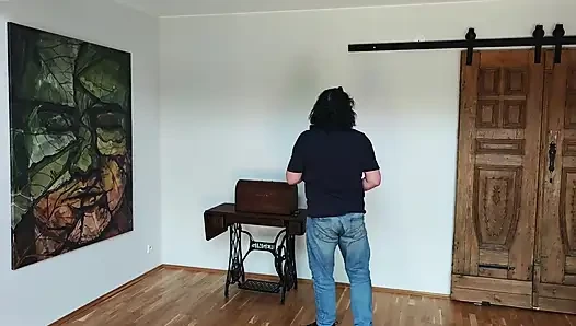 Bir Emlakçı Evli Bir Çiftin Tutkulu Seks Yaptığına Tanık Oluyor Ve Dolaptan Her Şeyi Izliyor.