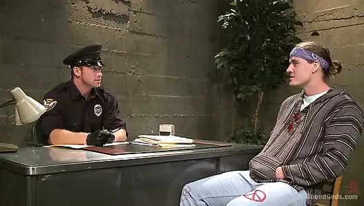 Memur Maguire ve yeni hapishane kaltağı