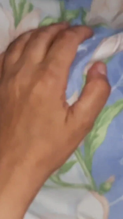 "Battaniyenin altında sırayla komşumun amlarıyla oynuyorum" dan duygusal an